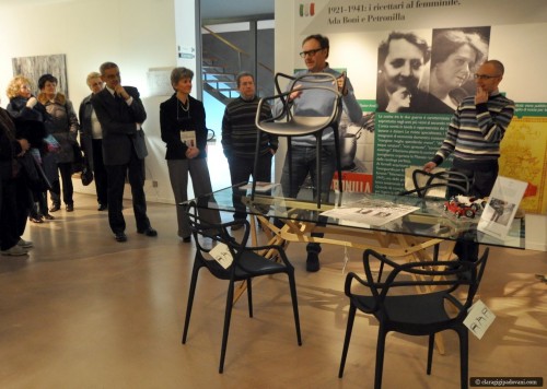 La sedia di Starck e il tavolo di Carlo Mollino