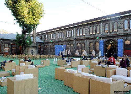 Il cortile con la Terrazza Martini