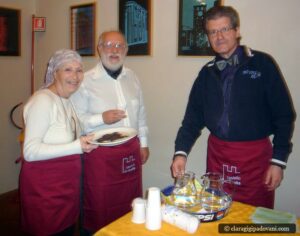 I volontari che hanno gestito la degustazione, della Pro Loco e della Famiglia rivaltese
