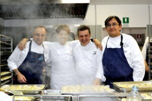 La cena del Banco Alimentare - gli chef in cucina
