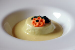 Il flan di cavolo con la fonduta
