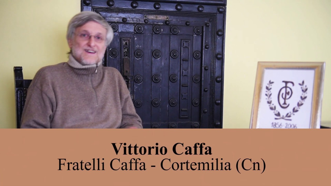 Nel 1856 a Cortemilia (Cn) la Fratelli Caffa è stata la prima azienda a sgusciare le nocciole